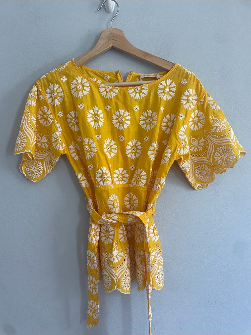 Tory Burch Yellow Floral Eyelet Tie Waist Top Size 00